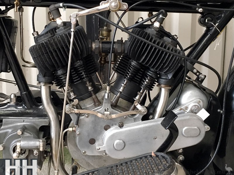 AJS-1921-Model-D-799cc-HnH-02.jpg