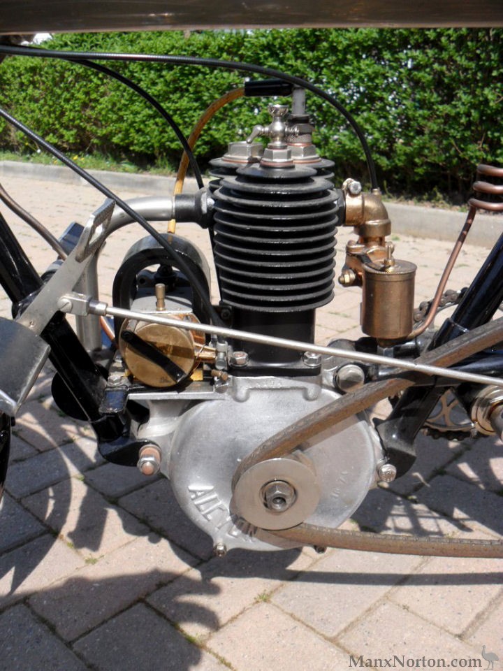 Alcyon-1909-250cc-Bretti-3.jpg