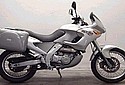 Aprilia-1999-Pegaso-650-Garda.jpg