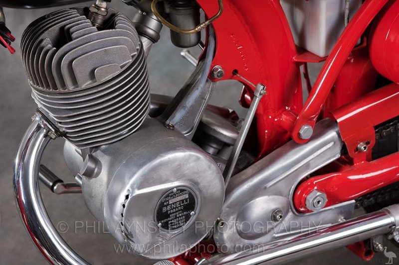 Benelli-1958c-Leoncino-125-PA-5.jpg