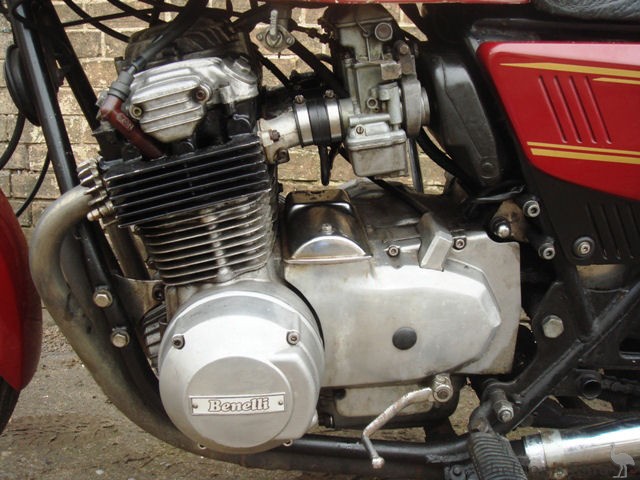 Benelli-1981-654-AT-002.jpg