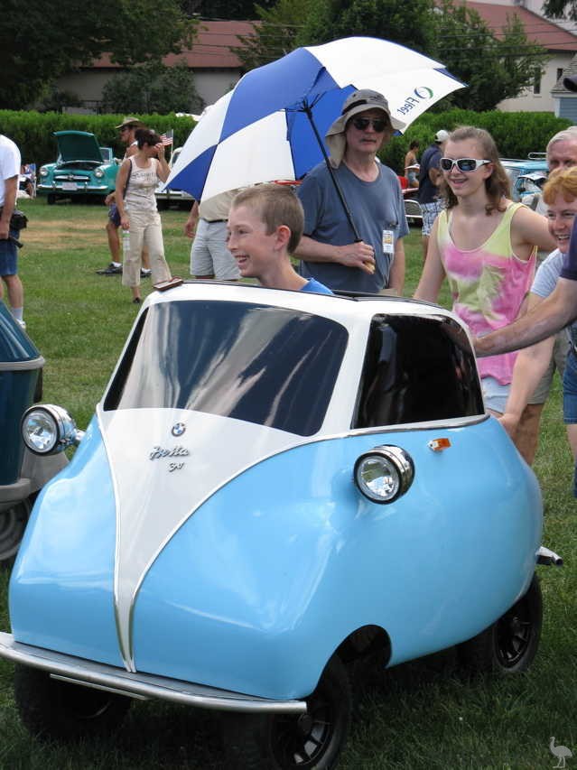 BMW-Isetta-300-Goulds-16th.jpg