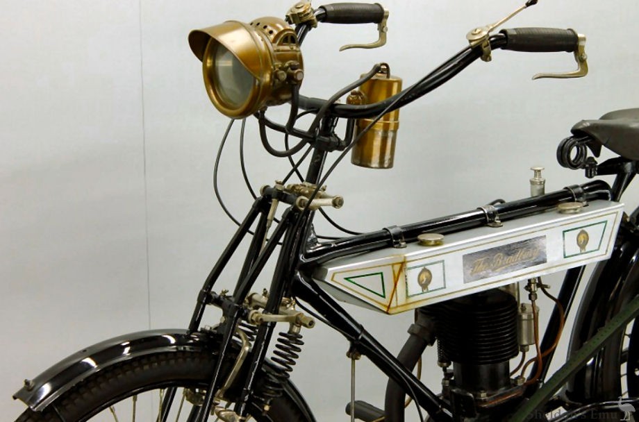 Bradbury-1912-554cc-CMAT-02.jpg