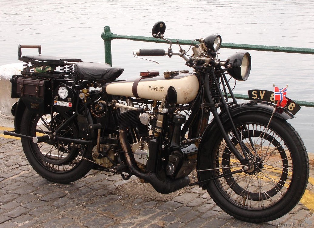 Brough-Superior-1920-Mk1-RHS-seaside.jpg