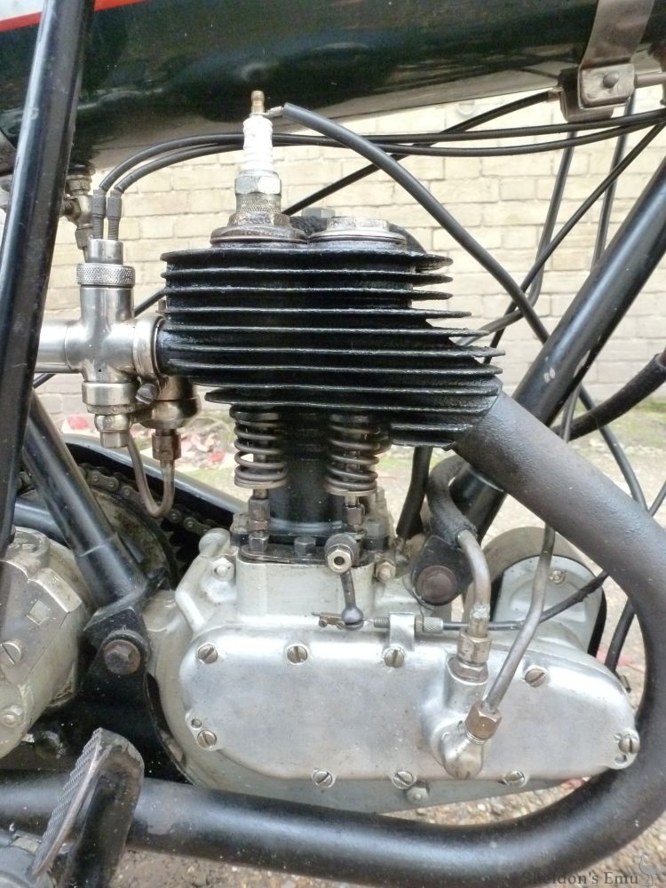 BSA-1924-250cc-Round-Tank-12.jpg