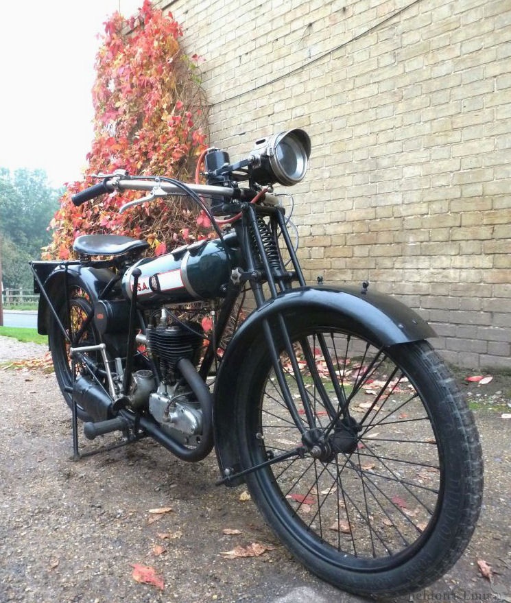 BSA-1924-250cc-Round-Tank-14.jpg