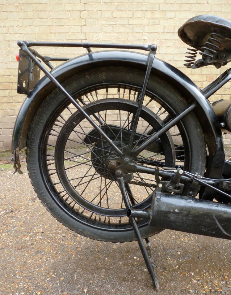 BSA-1924-250cc-Round-Tank-22.jpg