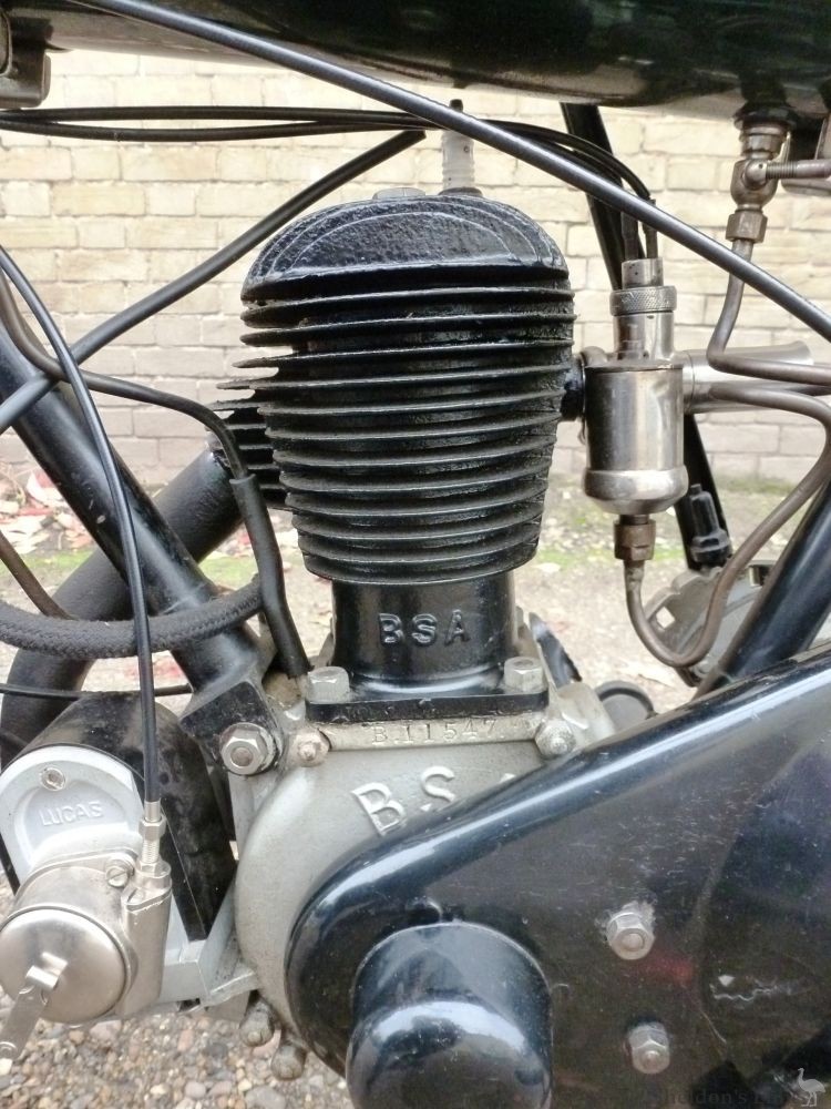 BSA-1924-250cc-Round-Tank-3.jpg