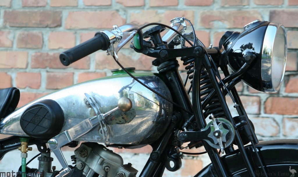 BSA-1930-S30-9-500cc-Sloper-Moma-04.jpg