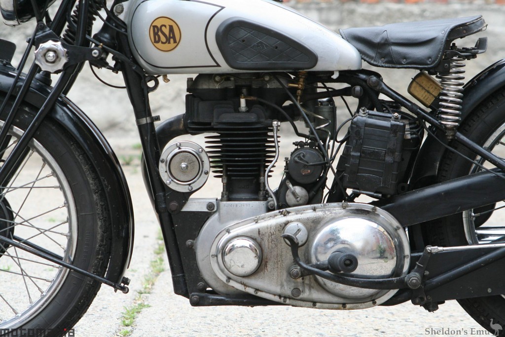 BSA-1939-M22-500cc-Motomania-3.jpg