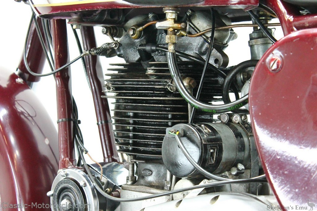 BSA-1957-B33-500cc-CMAT-05.jpg