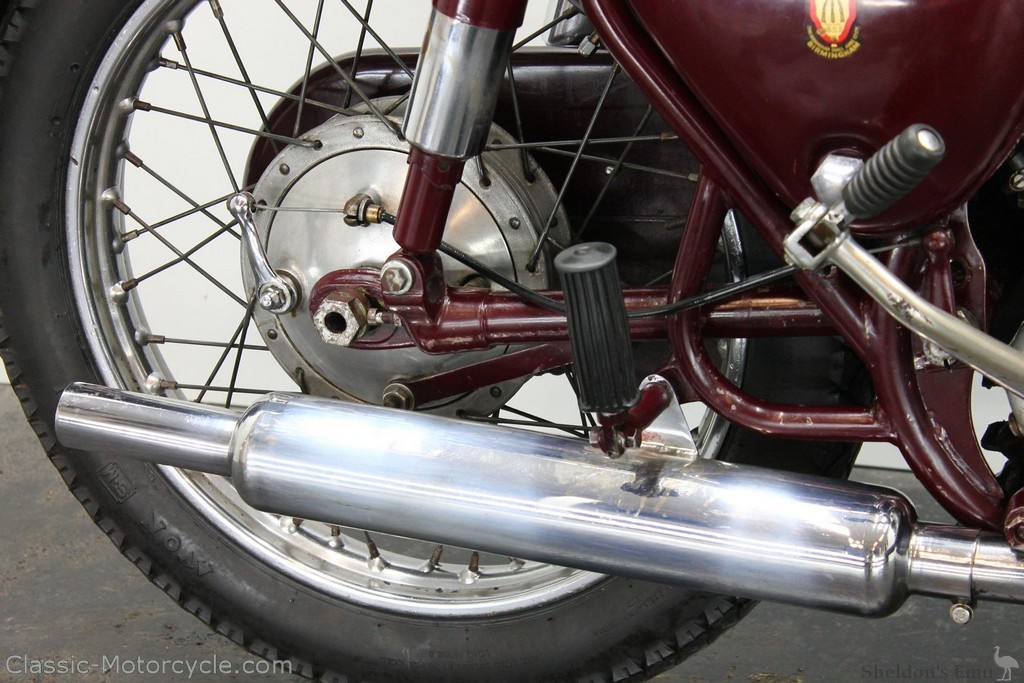 BSA-1957-B33-500cc-CMAT-06.jpg