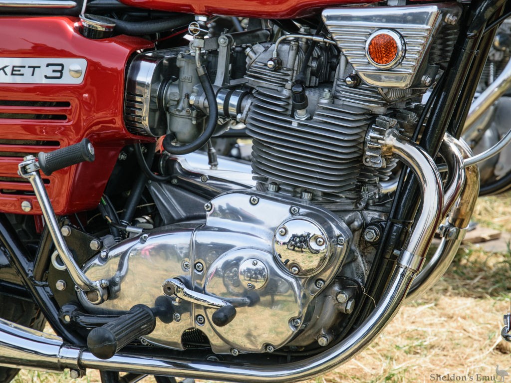 BSA-1971-Rocket-3-StG.jpg