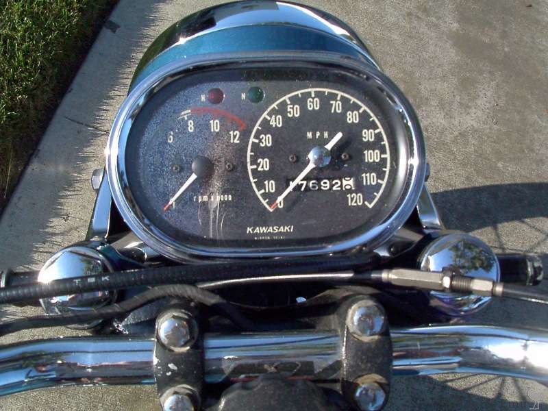 Kawasaki-1968-650-W2-SS-GH-05.jpg