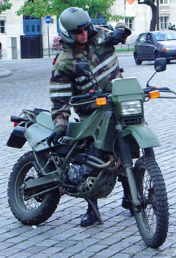 Cagiva-1991-T4-French-Military.jpg