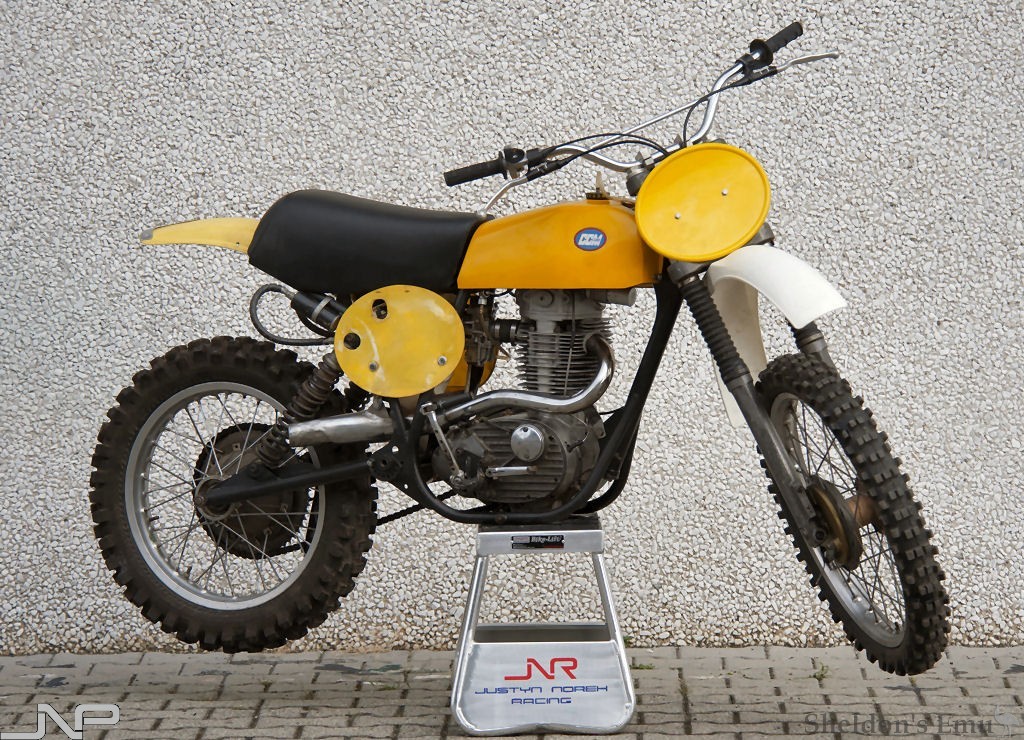 CCM-1976-B5-500cc.jpg