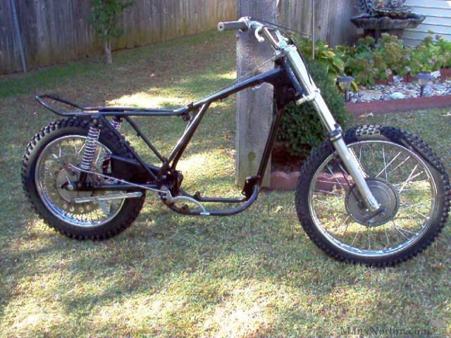 CZ-1971-125cc-No115-3.jpg