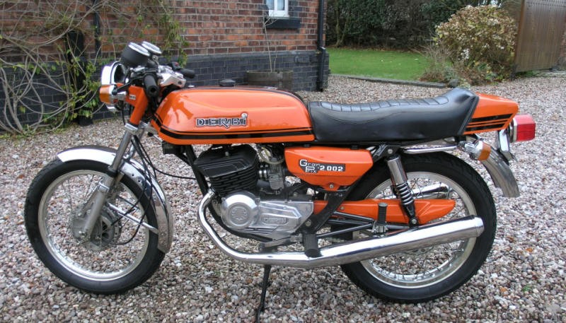 Derbi-1976c-GP2002.jpg