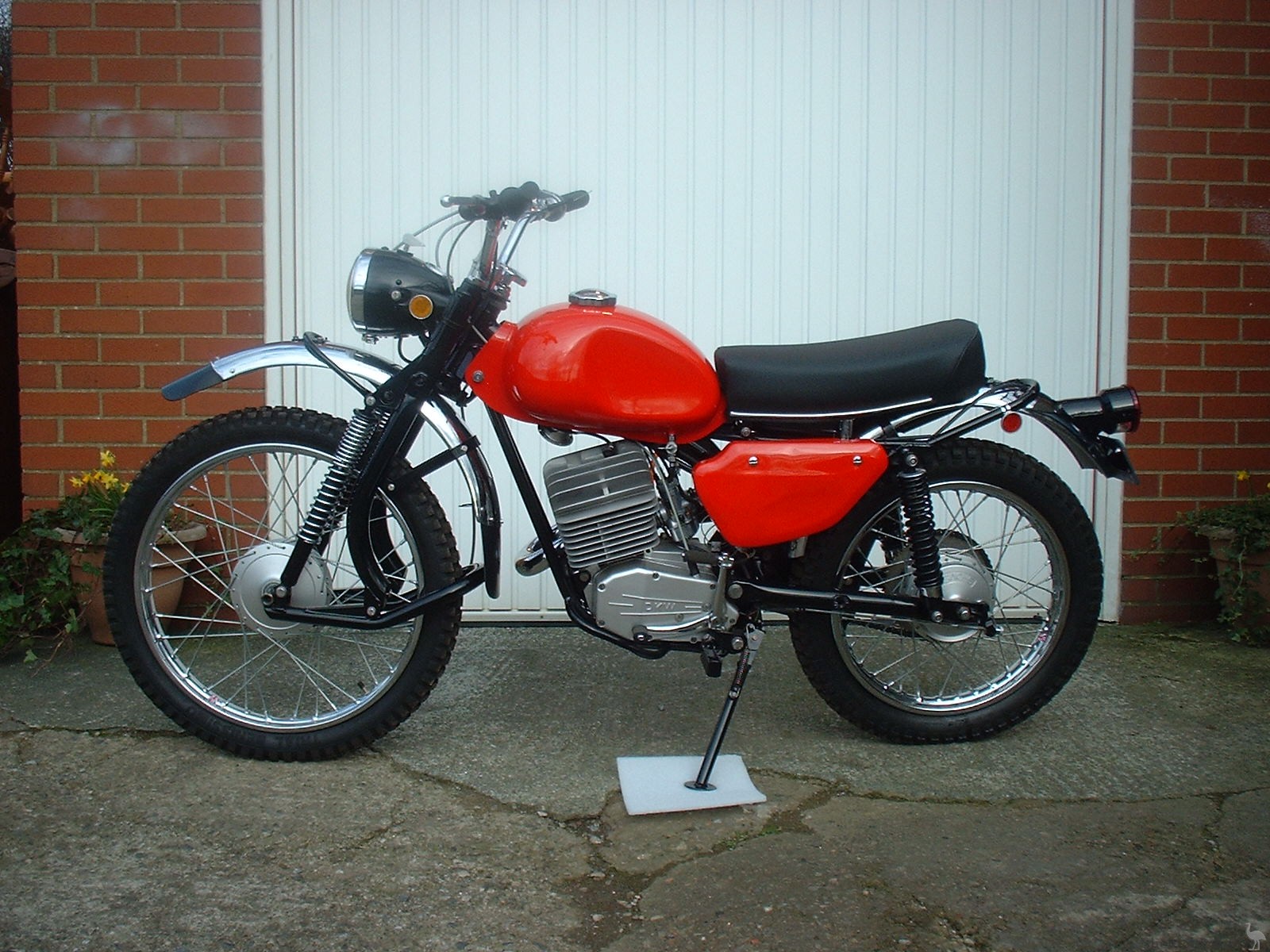 DKW-1970c-Sachs-Herculese-qq-UK.jpg