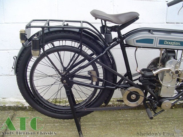 Douglas-1915-350cc-Twin-AT-011.jpg