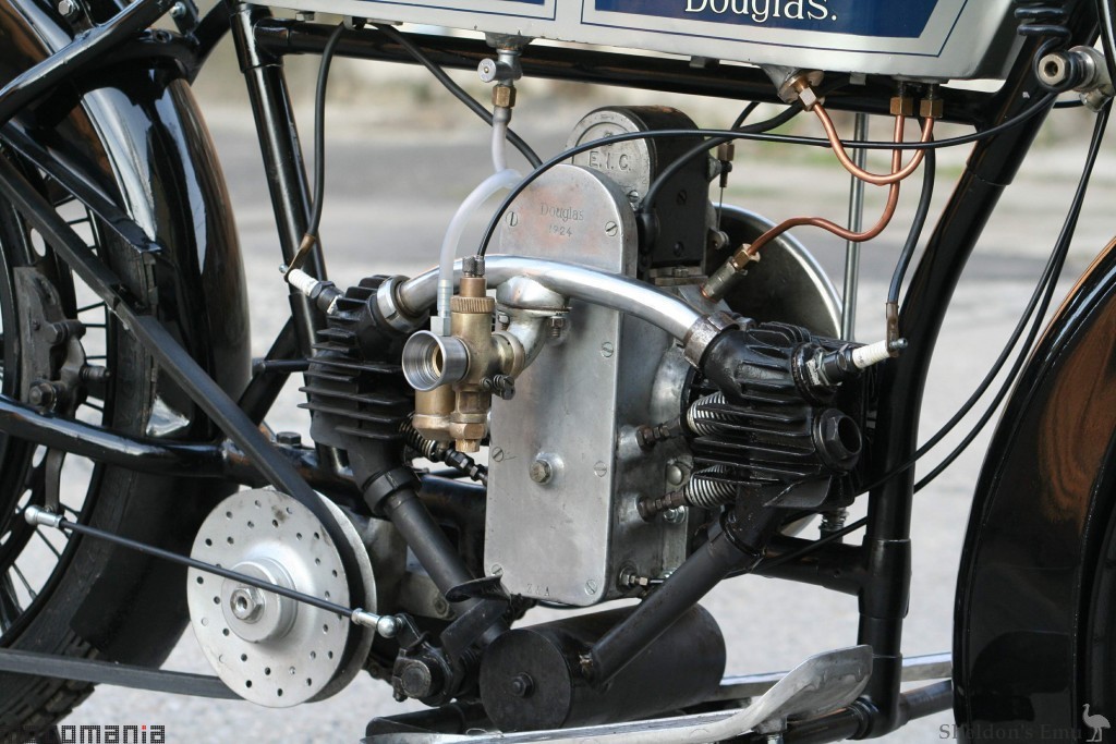 Douglas-1924-350cc-2Speed-Motomania-5.jpg