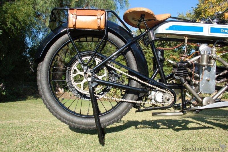 Douglas-1925-Model-CW-350cc-right-002.jpg