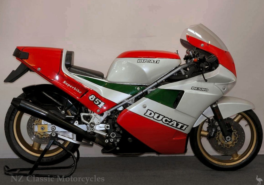 Ducati-1988-851-NZM-RHS.jpg