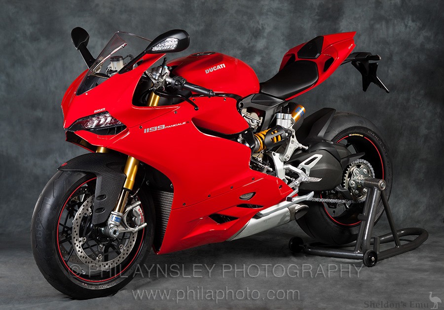 Ducati-2011-Panigale-S-PA-02.jpg