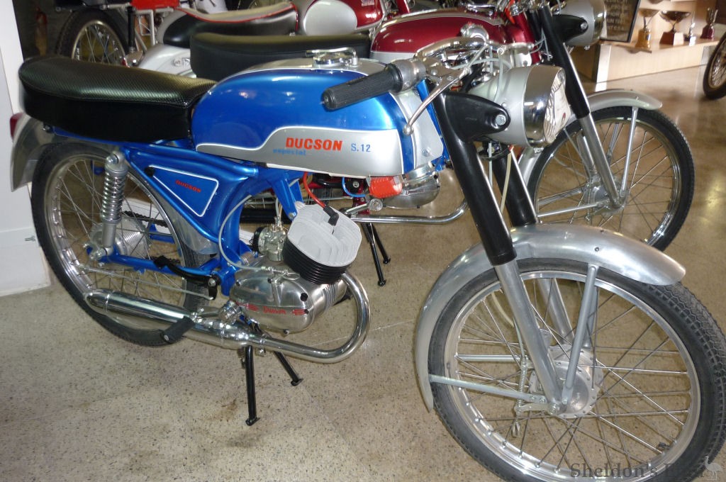 Ducson-1962c-S12-Especial-50cc-MIM-Wpa.jpg