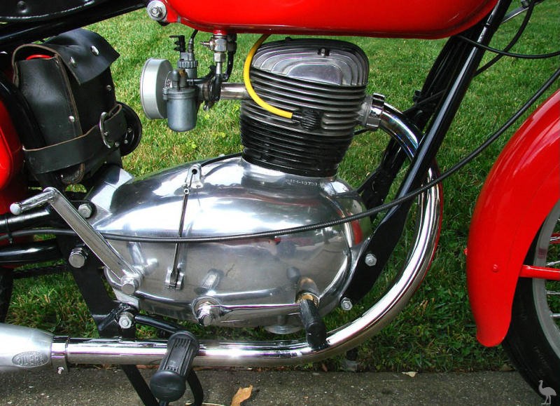 Gilera-1954-150-Sport-CH2.jpg