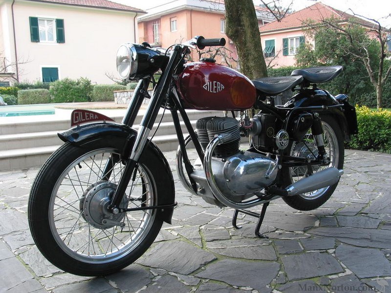 Gilera-1954-B300-bicilindrica-RPW-03.jpg