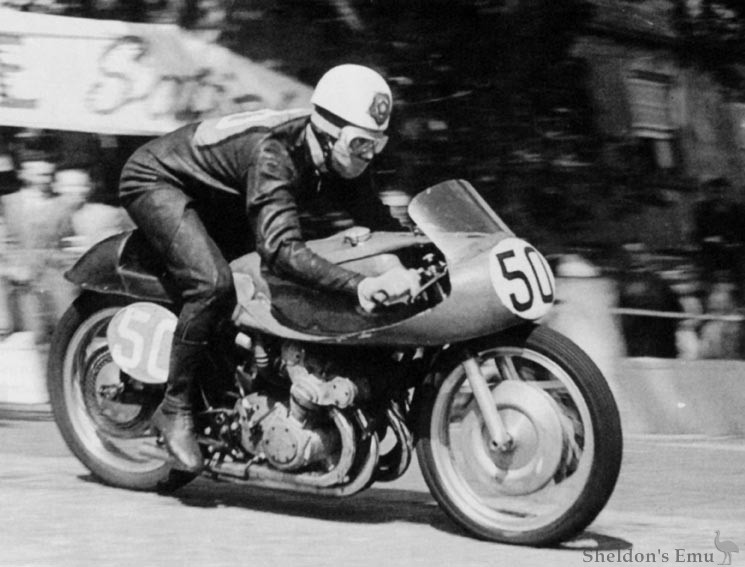 Gilera-1955-Quatro-Geoff-Duke.jpg