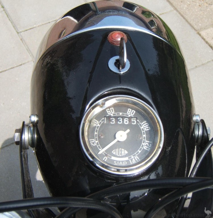 Gilera-1963-200cc-2.jpg