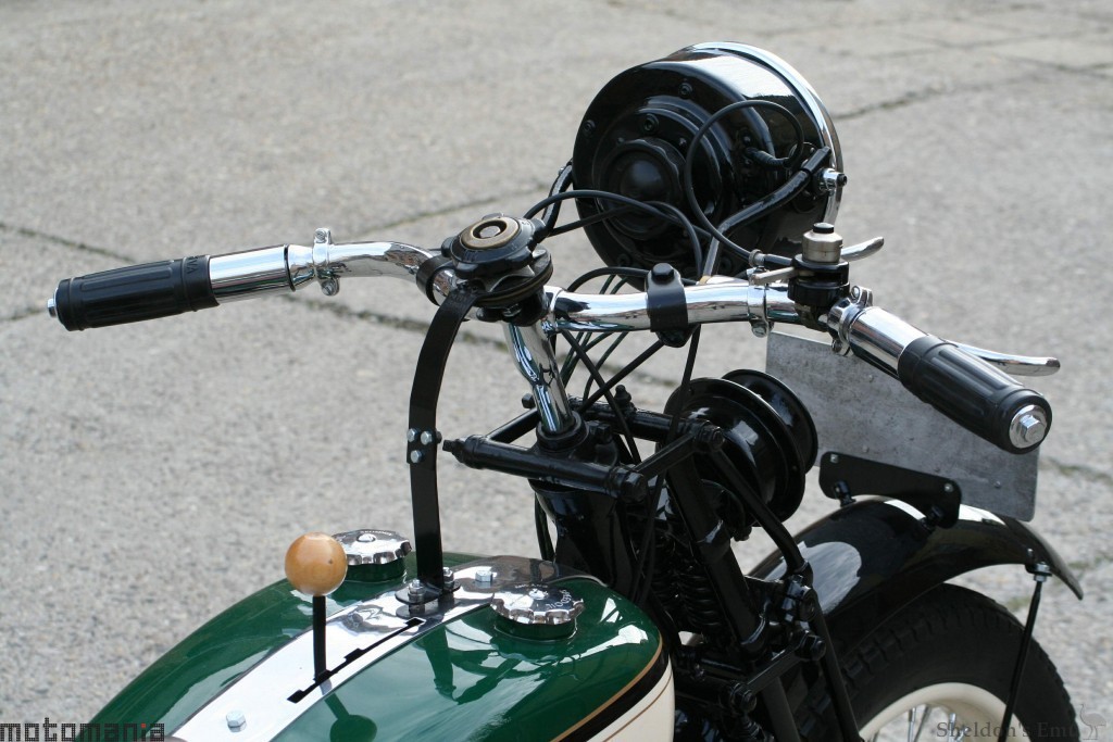 Husqvarna-1933-Model-200-Motomania-7.jpg