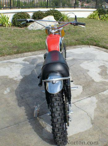 Husqvarna-1971-MX400-7.jpg