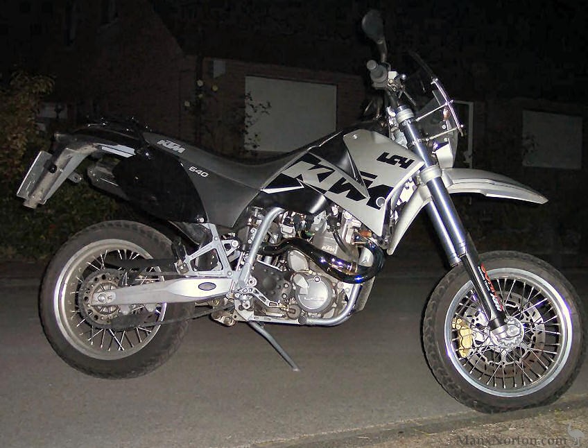 KTM-640-LC4-SuperMoto.jpg