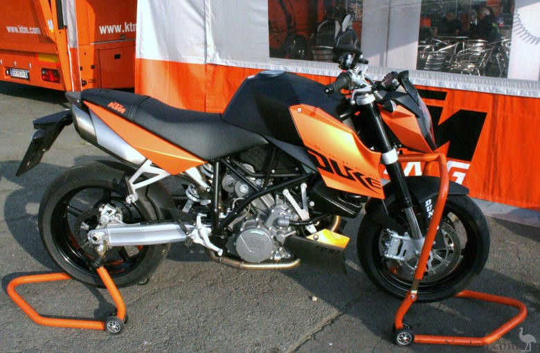 KTM-990-Super-Duke.jpg