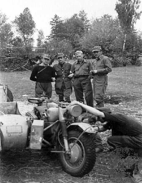 German-WWII-Motorcycles-Warsaw-Uprising.jpg