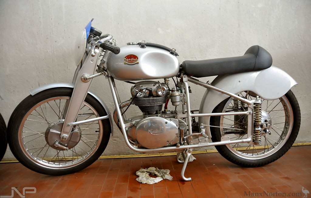 Mondial-1950c-DOHC-2-JNP.jpg