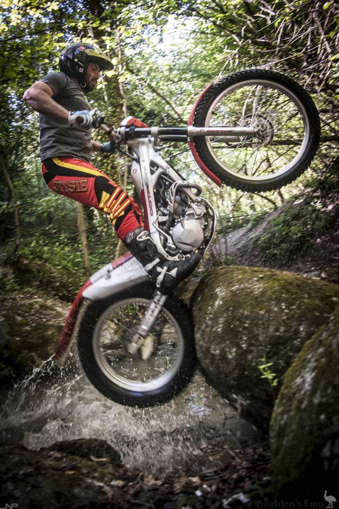 Montesa-2010c-Cota-4RT-JNP-06.jpg