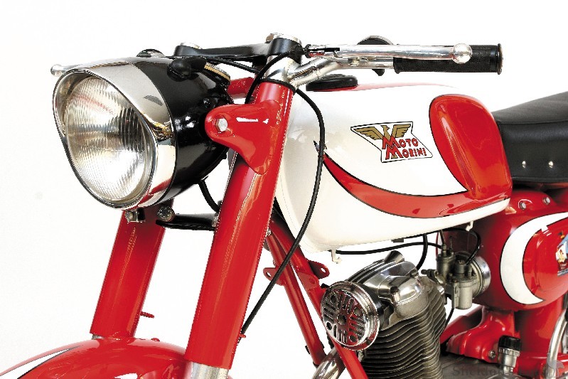 Moto-Morini-1959-Corsaro-125-a3.jpg