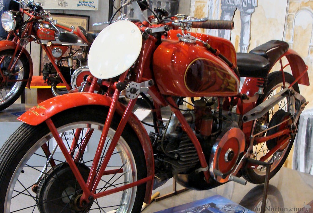 Moto-Guzzi-1939-500-Condor-TBe.jpg