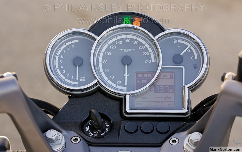 Moto-Guzzi-2008-Breva-PA-038.jpg