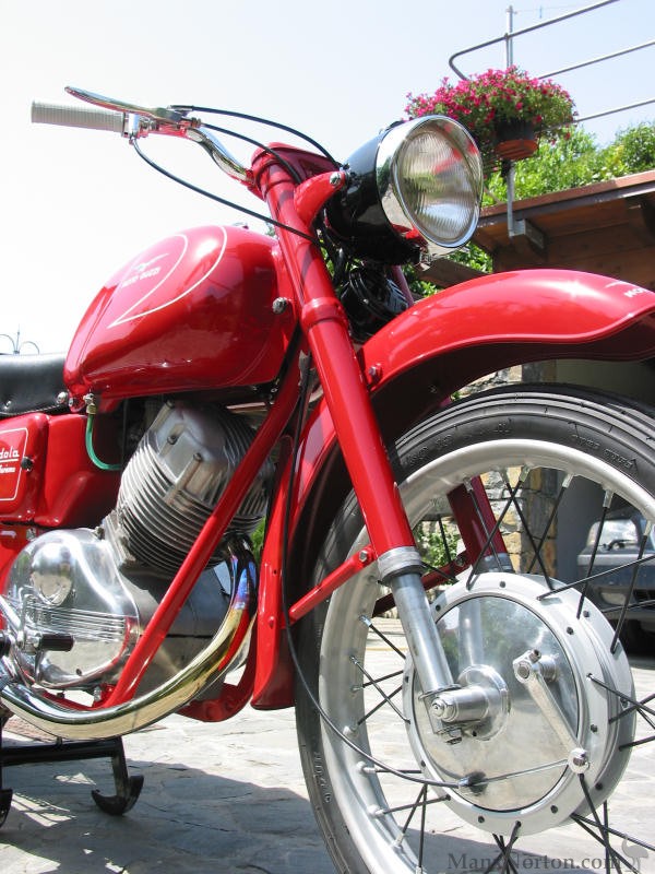 Moto-Guzzi-Lodola-235-GranTurismo-5.jpg