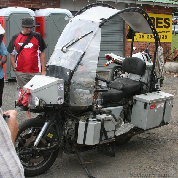 Moto-Guzzi-Tourer-NZ-2011-059-VBG.jpg