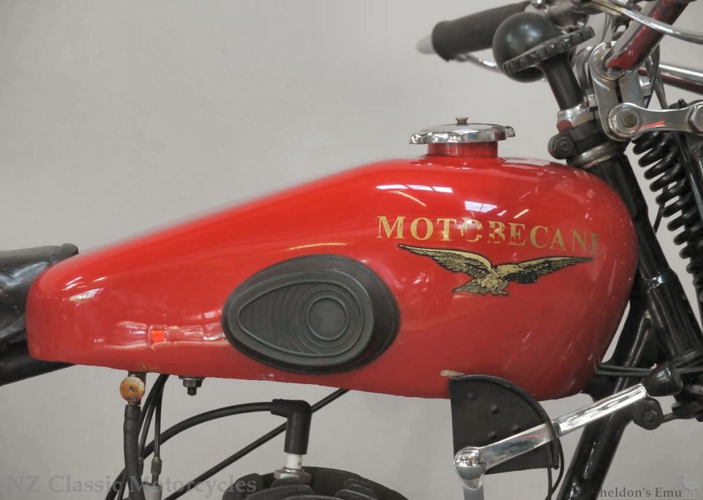 Motobecane-1932-B4-2-Tank-R-Side-NZM.jpg