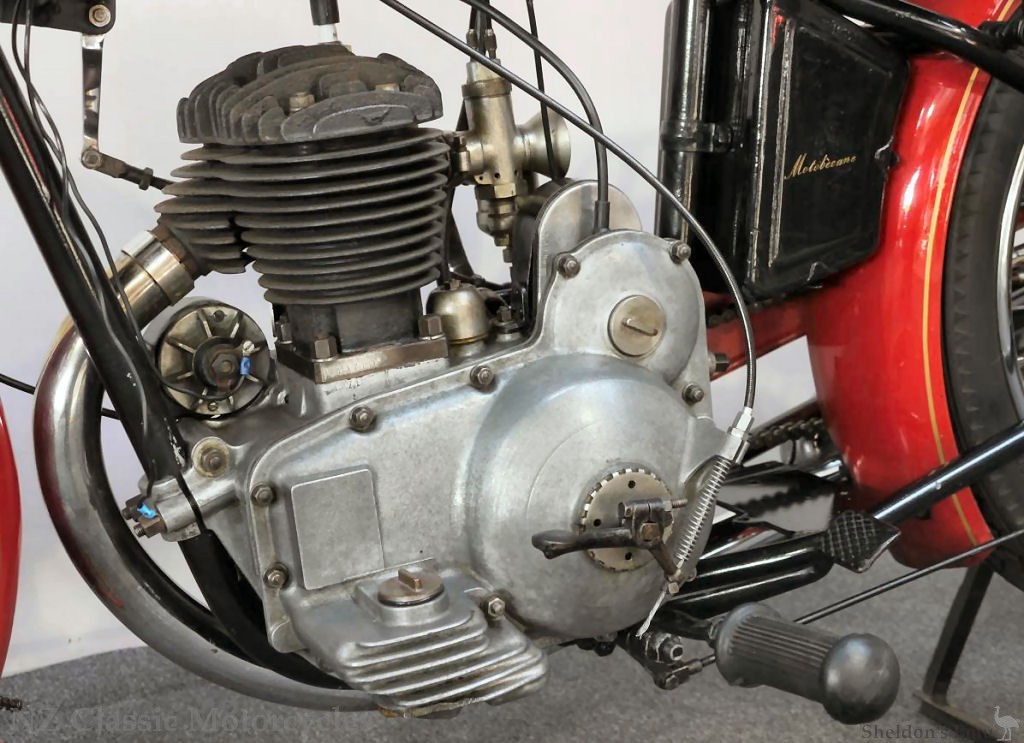 Motobecane-1932-B4-5-Engine-L-Side-NZM.jpg