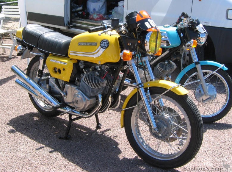 Motoconfort-350-Triple-yellow.jpg