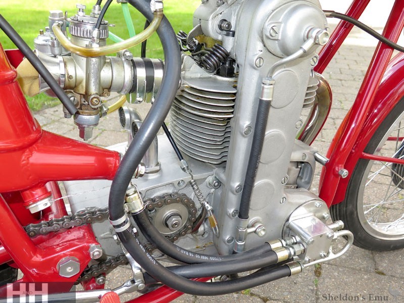 MV-Agusta-1953-Monoalbero-HnH-3.jpg