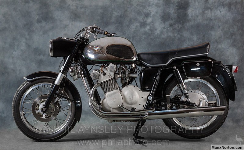 MV-Agusta-1967-600cc-PA-158.jpg